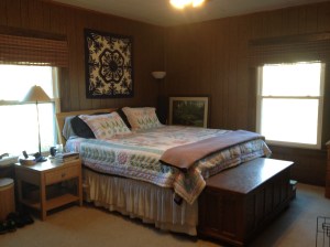 Even midday with 2 big windows it looks dark